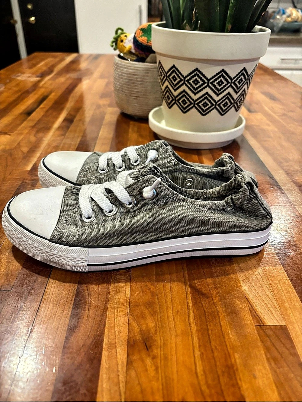 Converse Chuck Taylor All Star Gray & White Sneakers